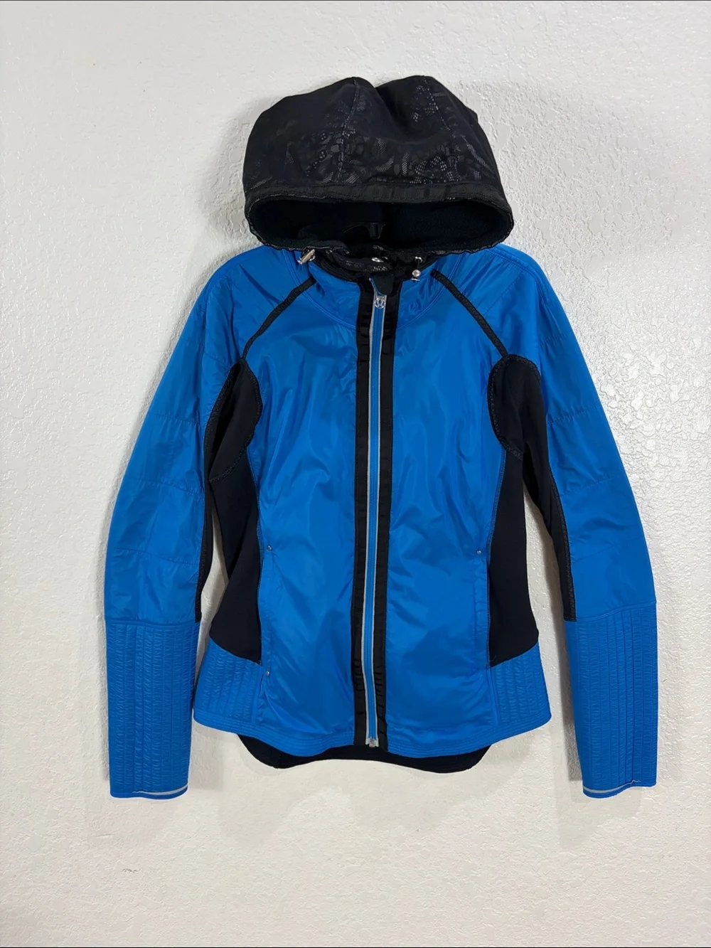 Lululemon,Size 8, and Shape of Edward Blue Women's Hooded Active Jacket